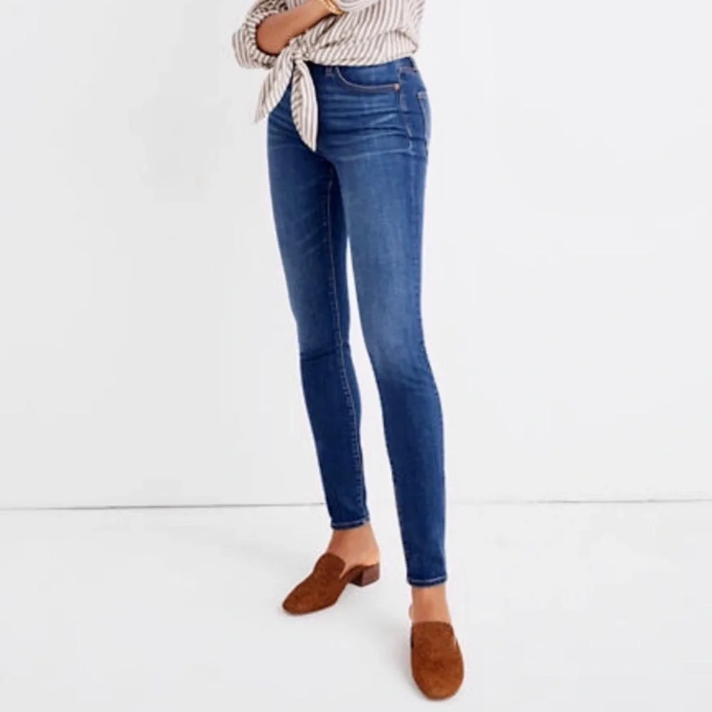 MADEWELL CURVY HIGH-RISE SKINNY DARK WASH WITH WHISKERING SZ 25